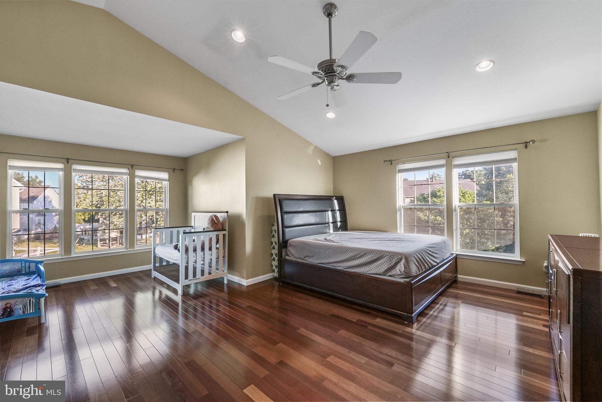 15 Henley Pl
