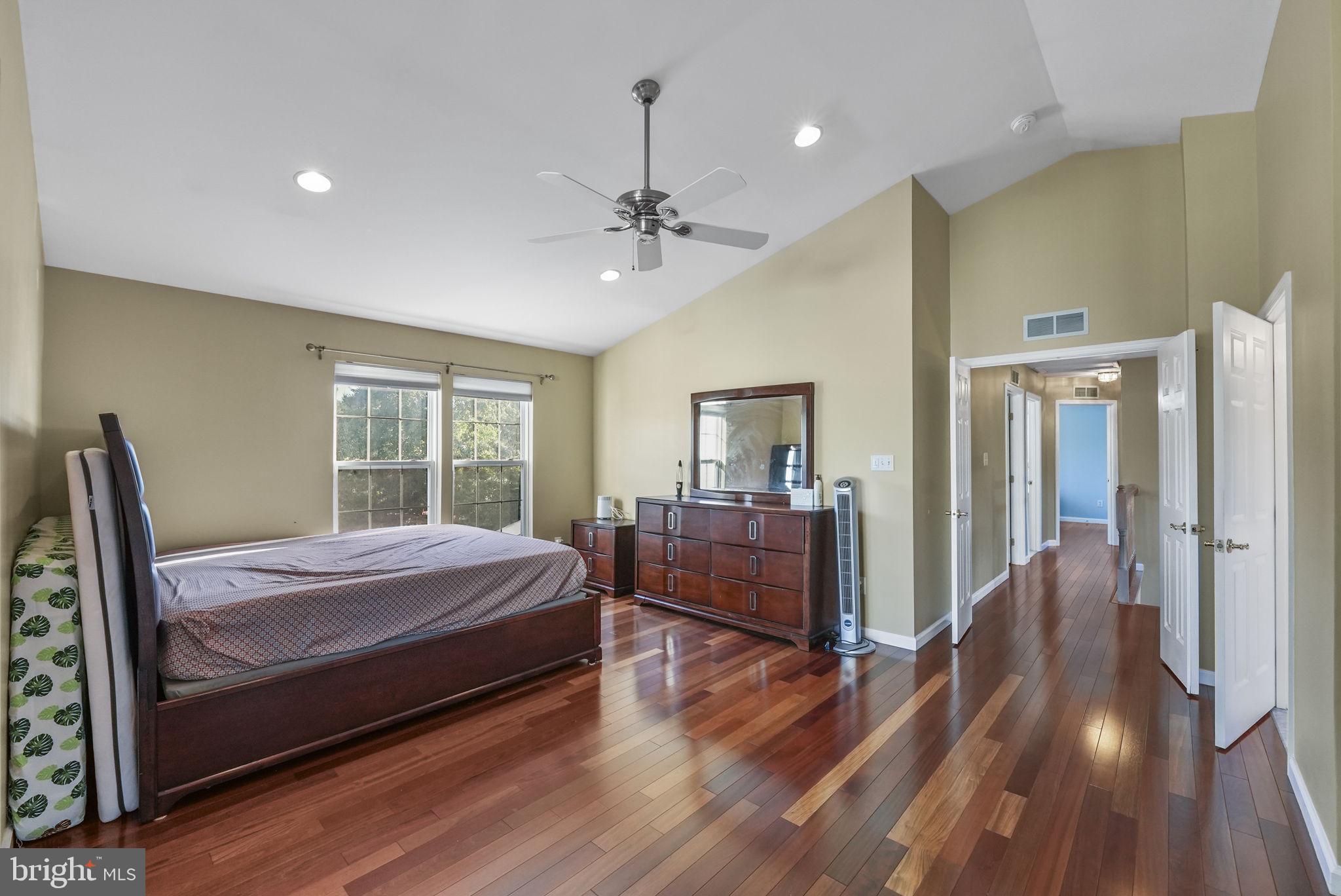 15 Henley Pl