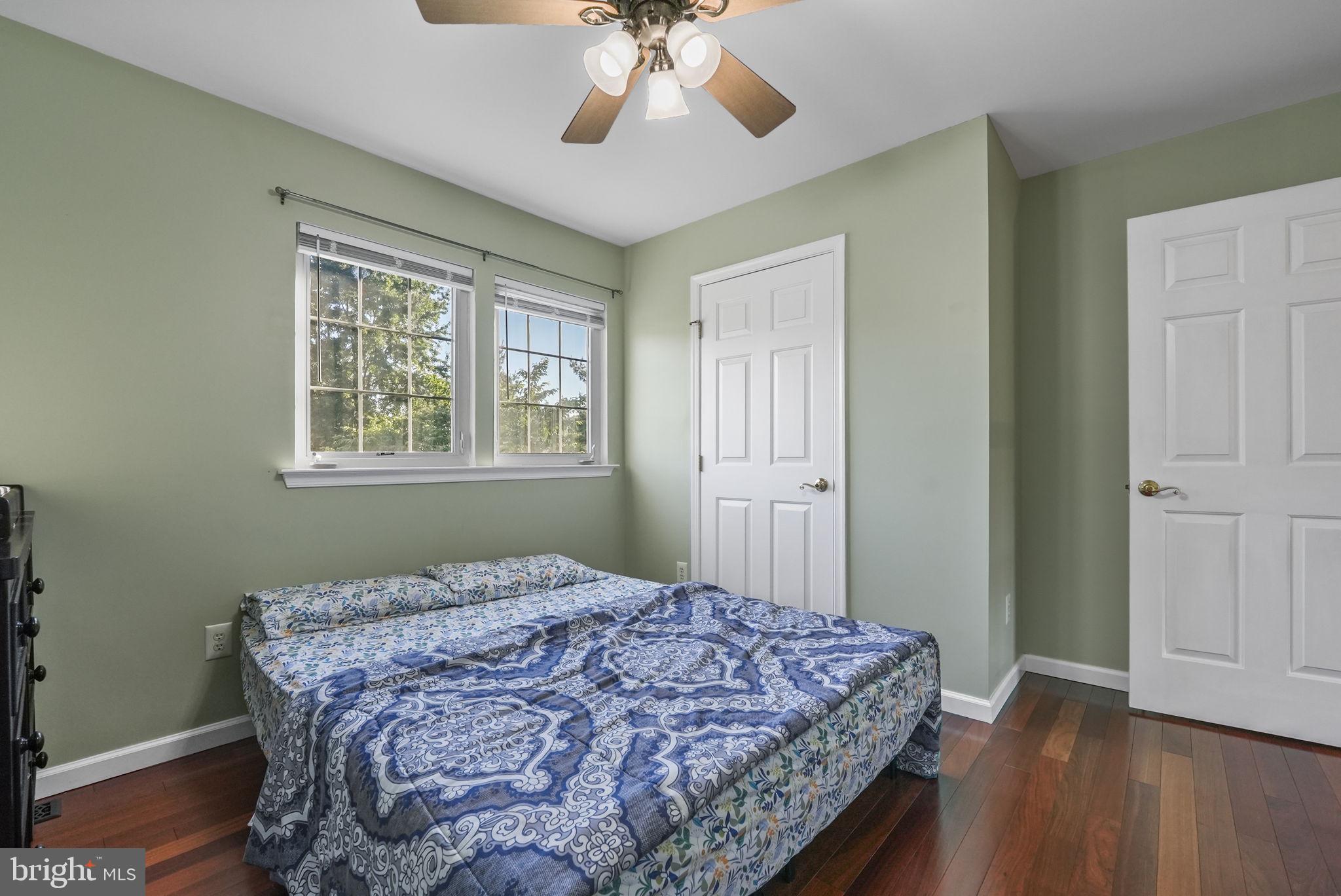 15 Henley Pl