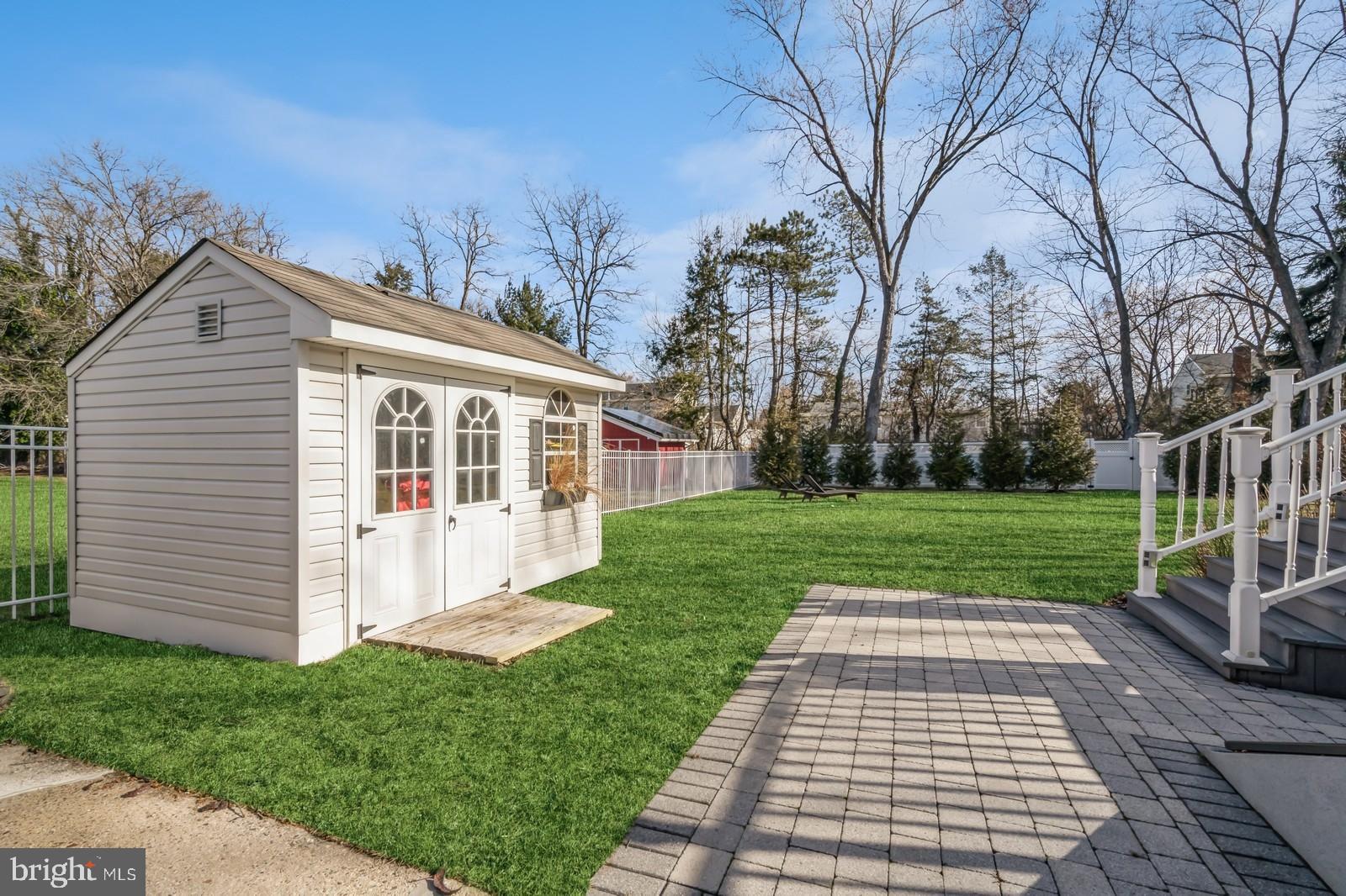 16 Wiltshire Dr