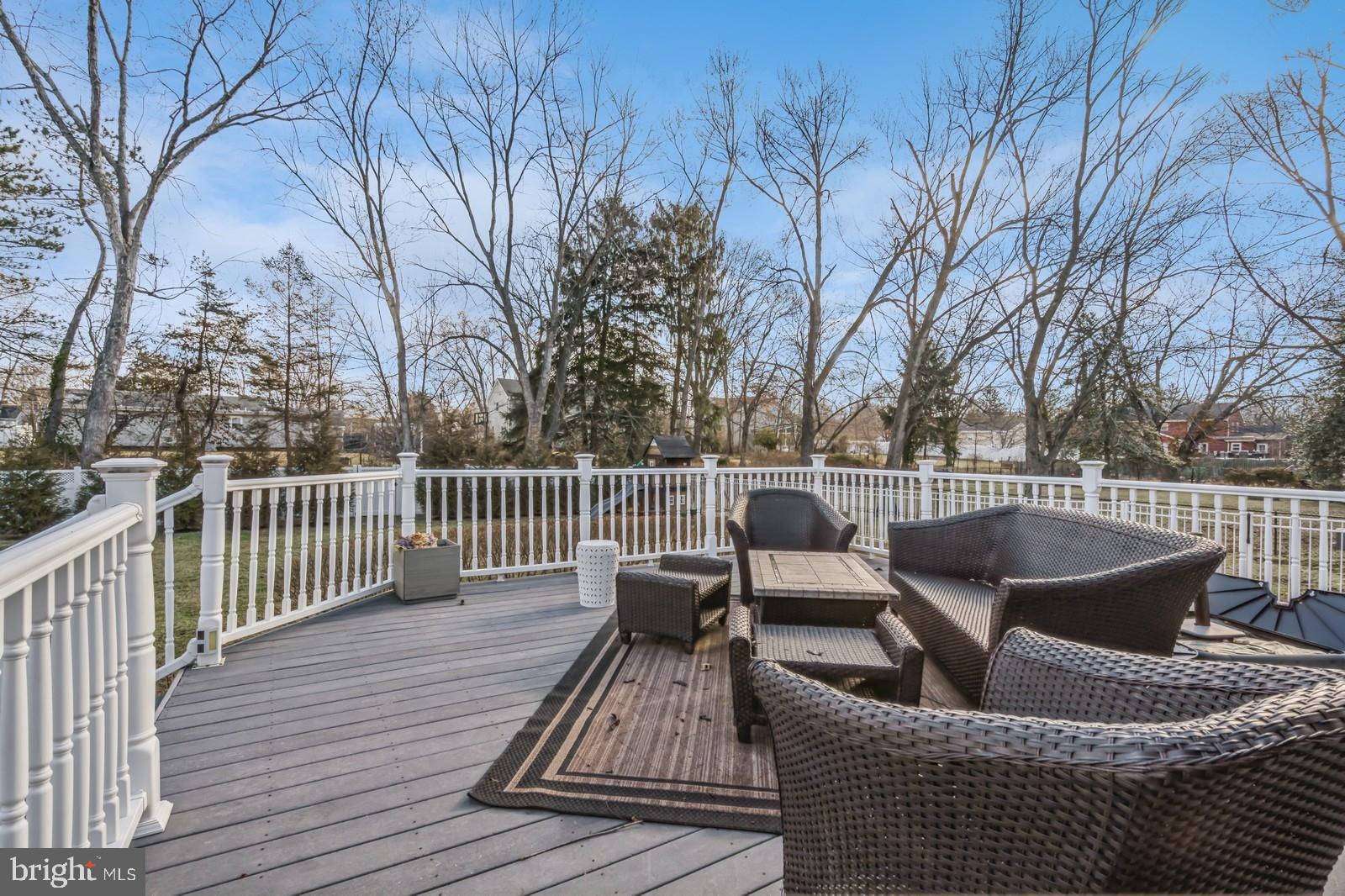 16 Wiltshire Dr
