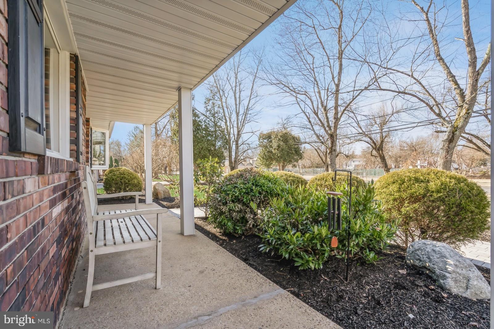 16 Wiltshire Dr