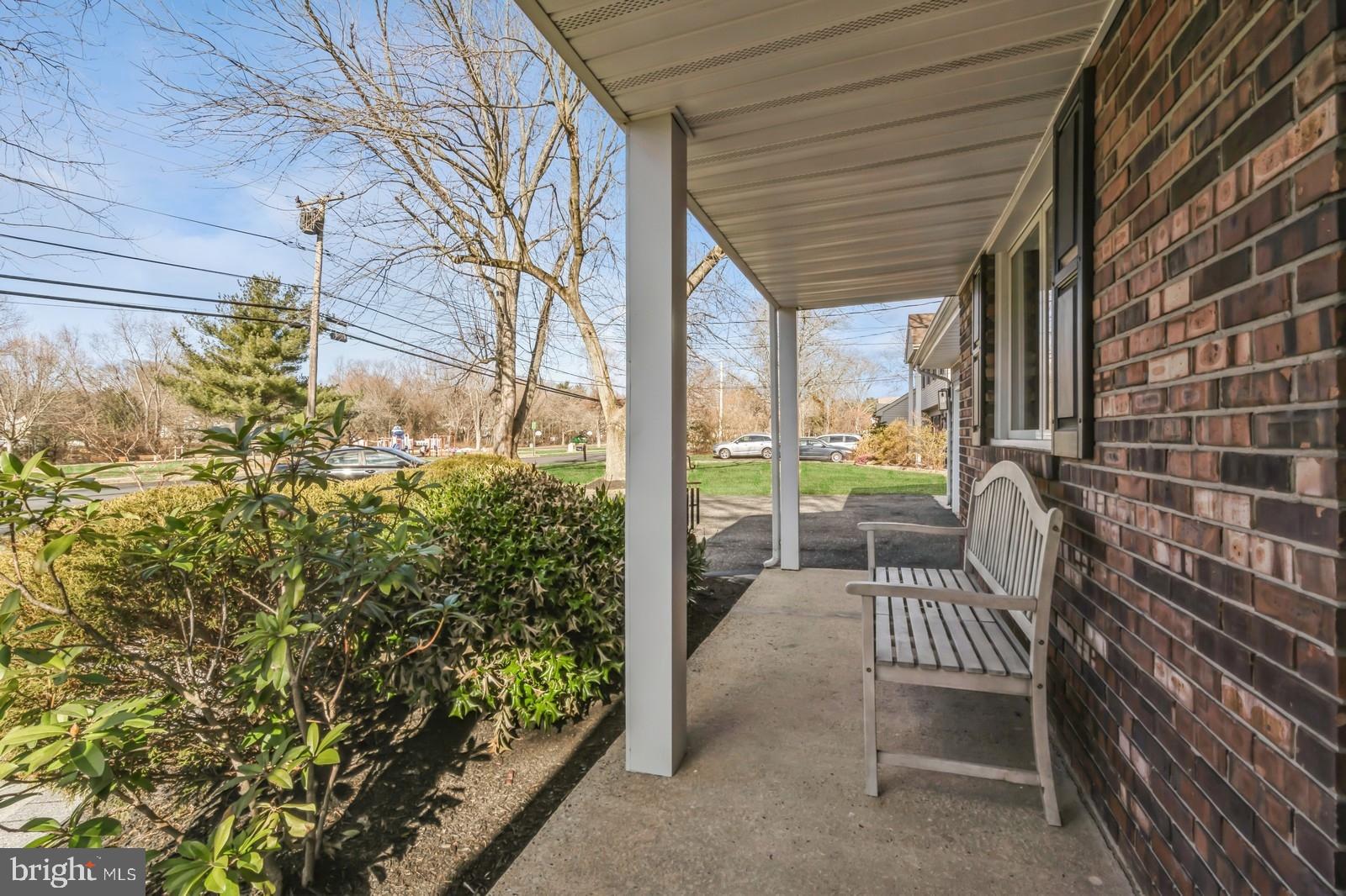 16 Wiltshire Dr