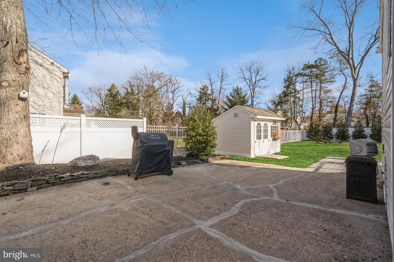 16 Wiltshire Dr
