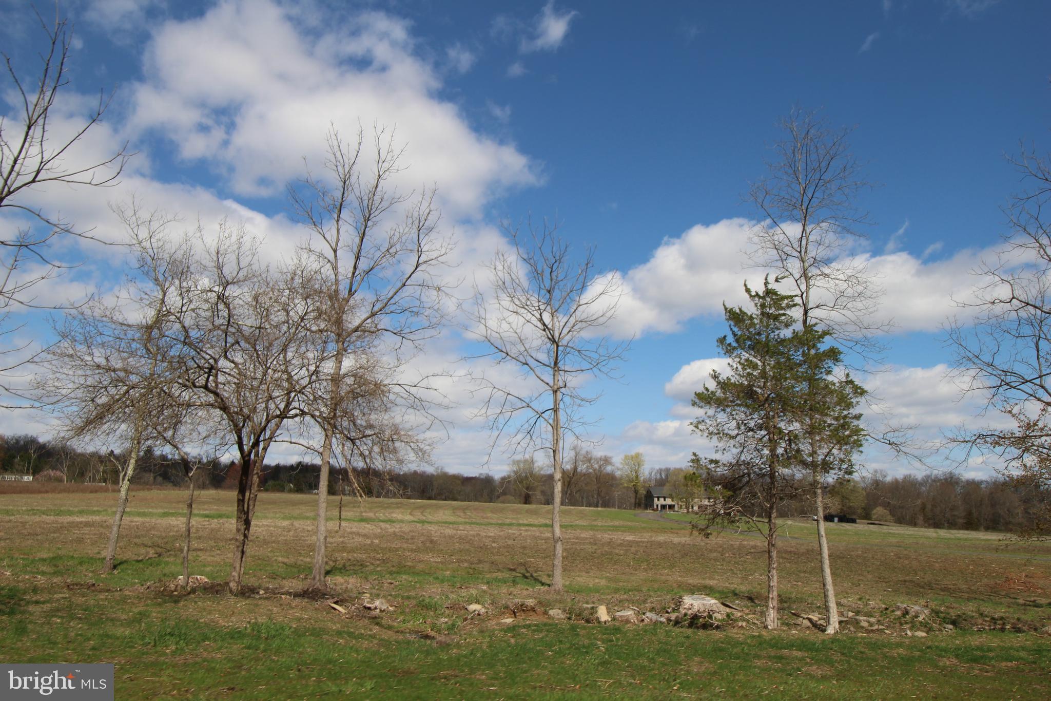 12 Lynnbrook Dr