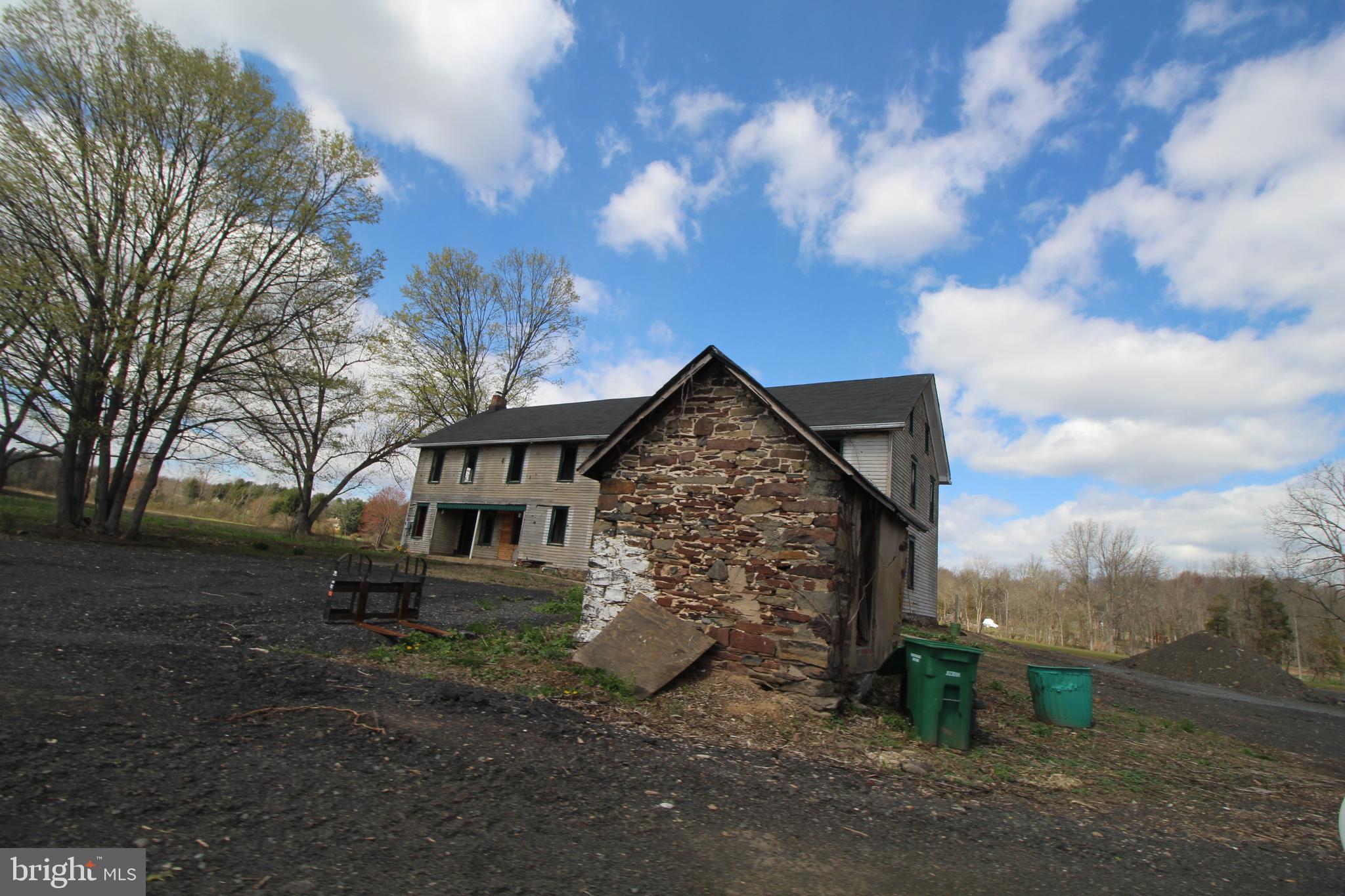 12 Lynnbrook Dr