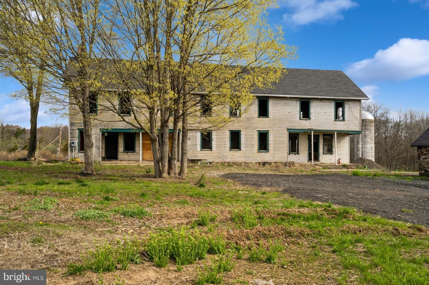 12 Lynnbrook Dr