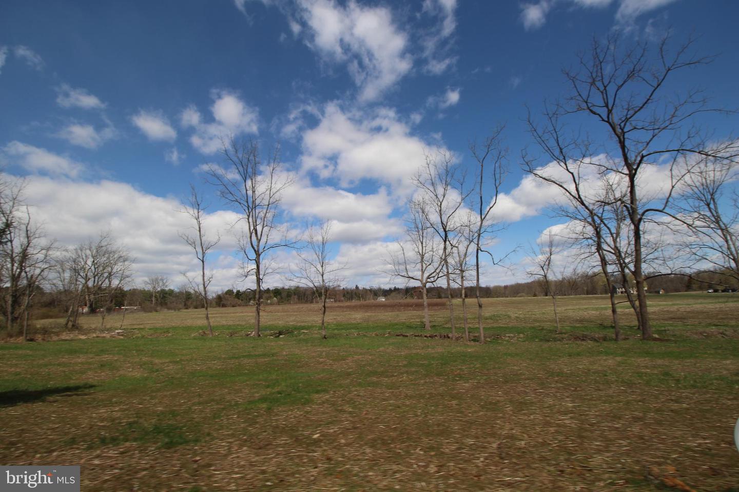 12 Lynnbrook Dr