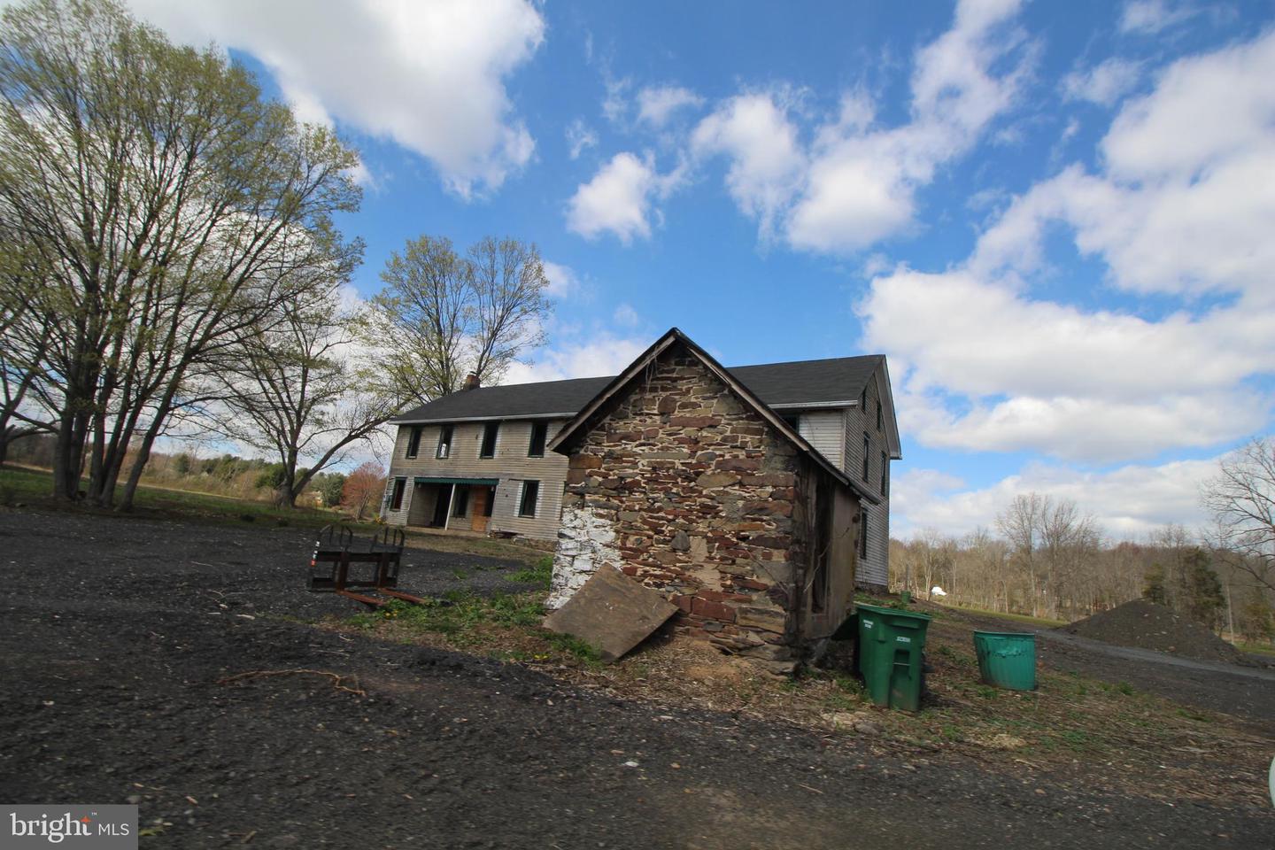 12 Lynnbrook Dr