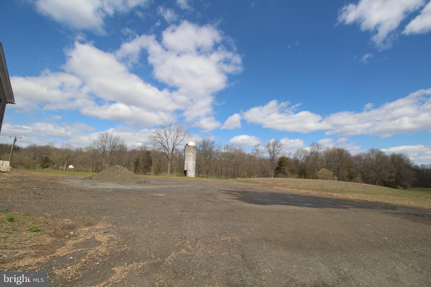 12 Lynnbrook Dr