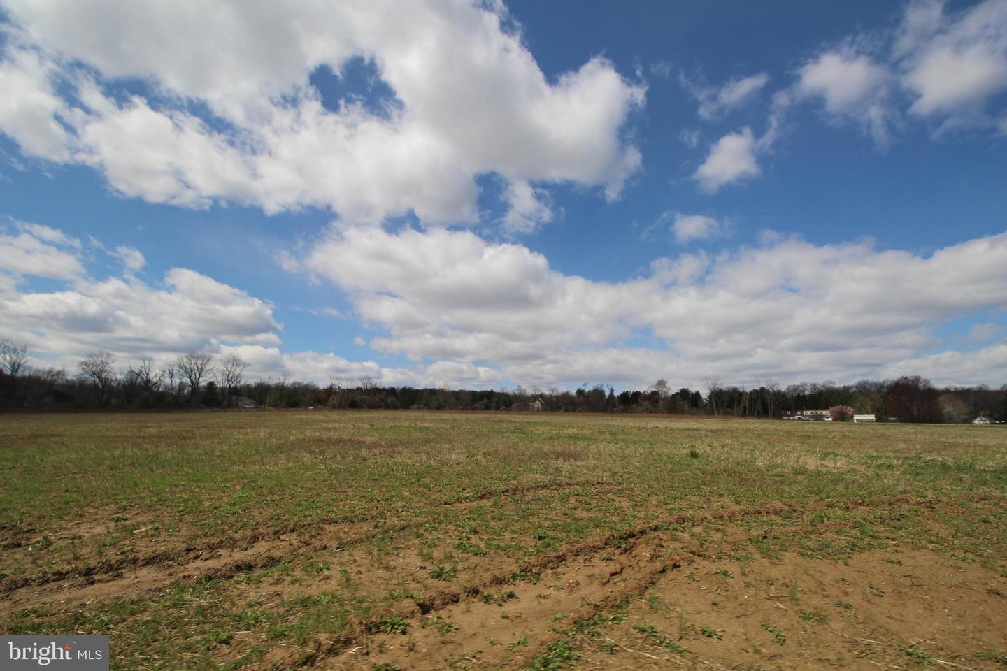 12 Lynnbrook Dr