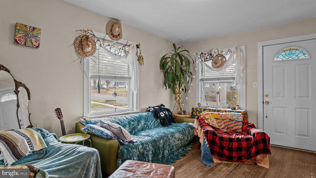 8 PRINCETON AVENUE