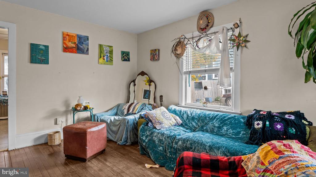 8 PRINCETON AVENUE