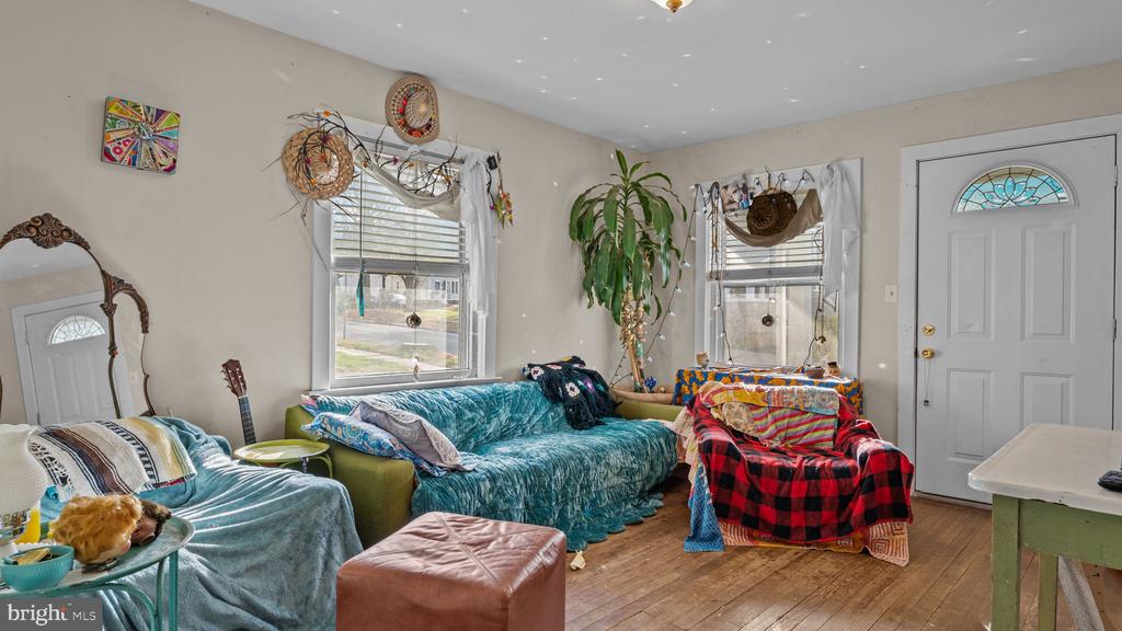8 PRINCETON AVENUE