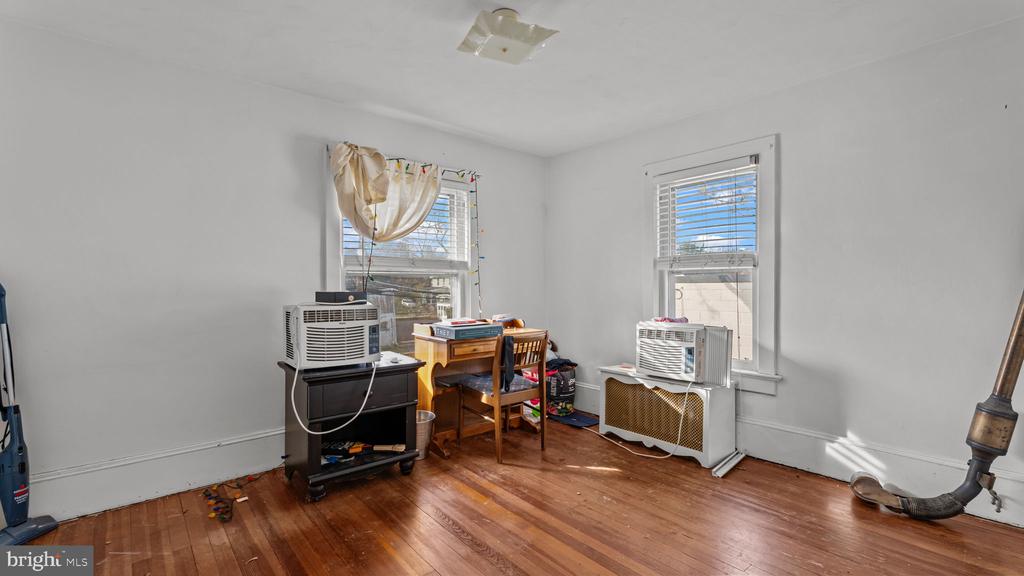 8 PRINCETON AVENUE