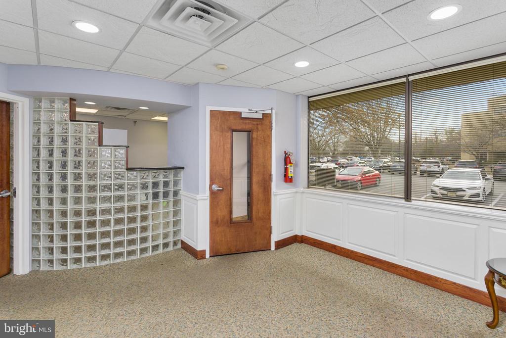 8 QUAKERBRIDGE PLAZA