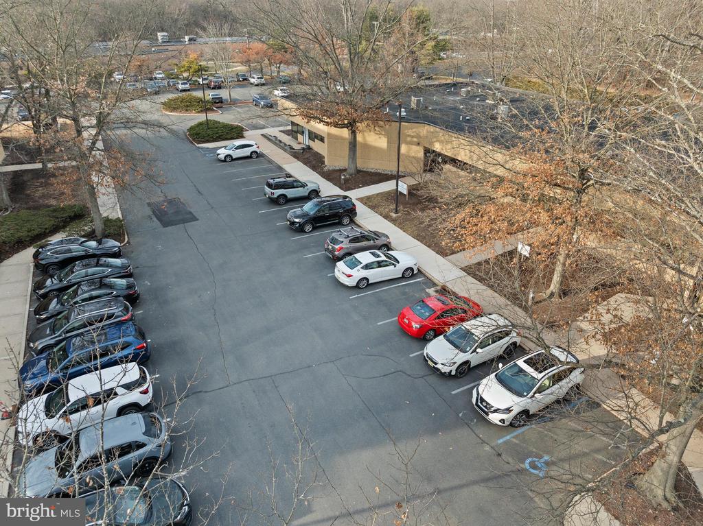 8 QUAKERBRIDGE PLAZA