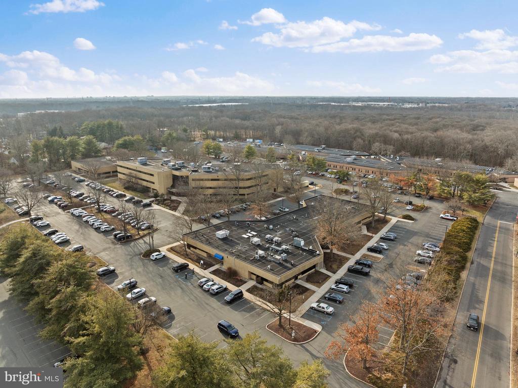 8 QUAKERBRIDGE PLAZA