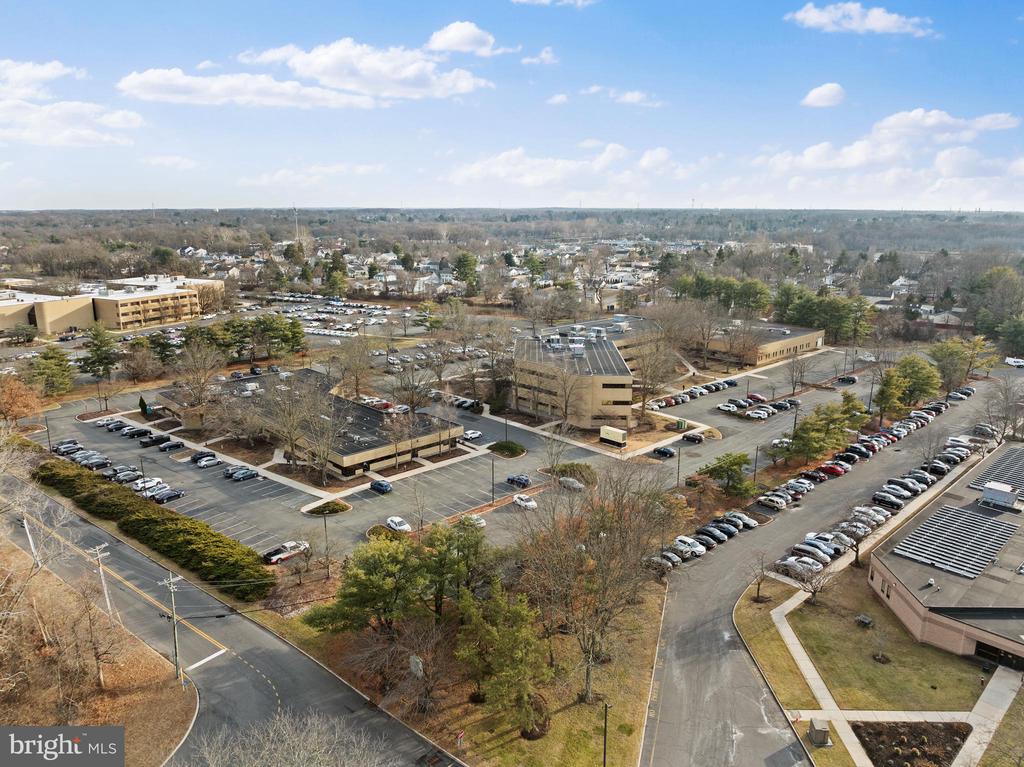 8 QUAKERBRIDGE PLAZA