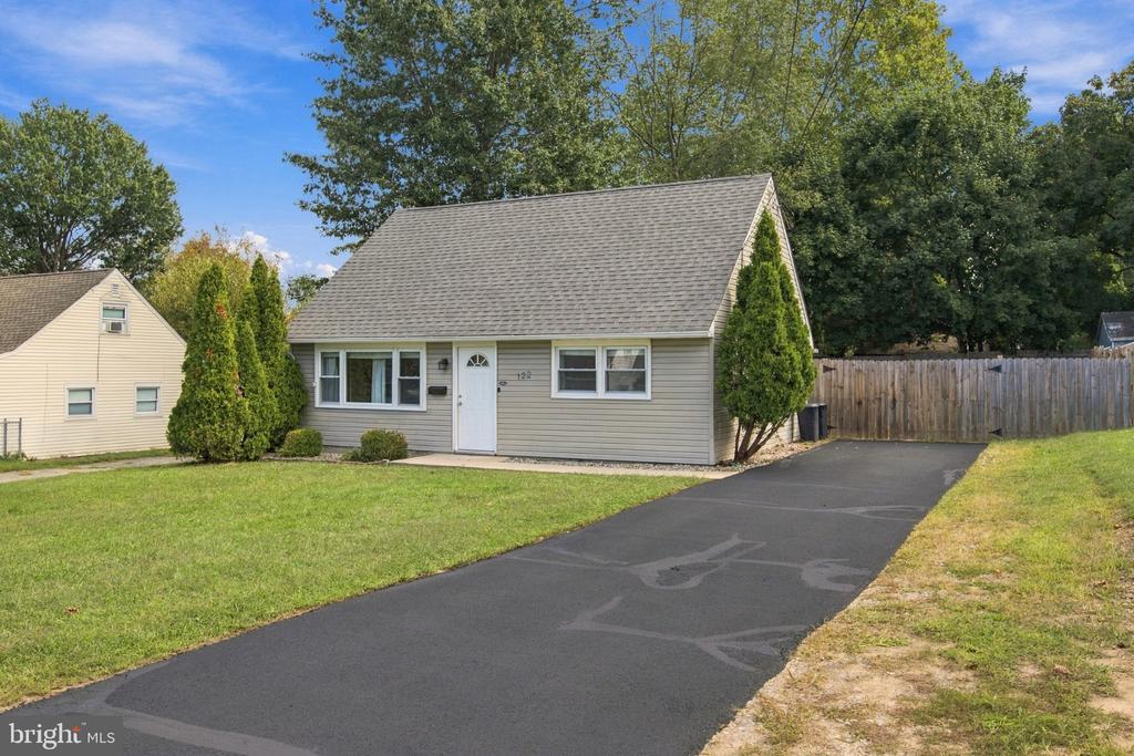 122 Stratford Avenue Ewing NJ
