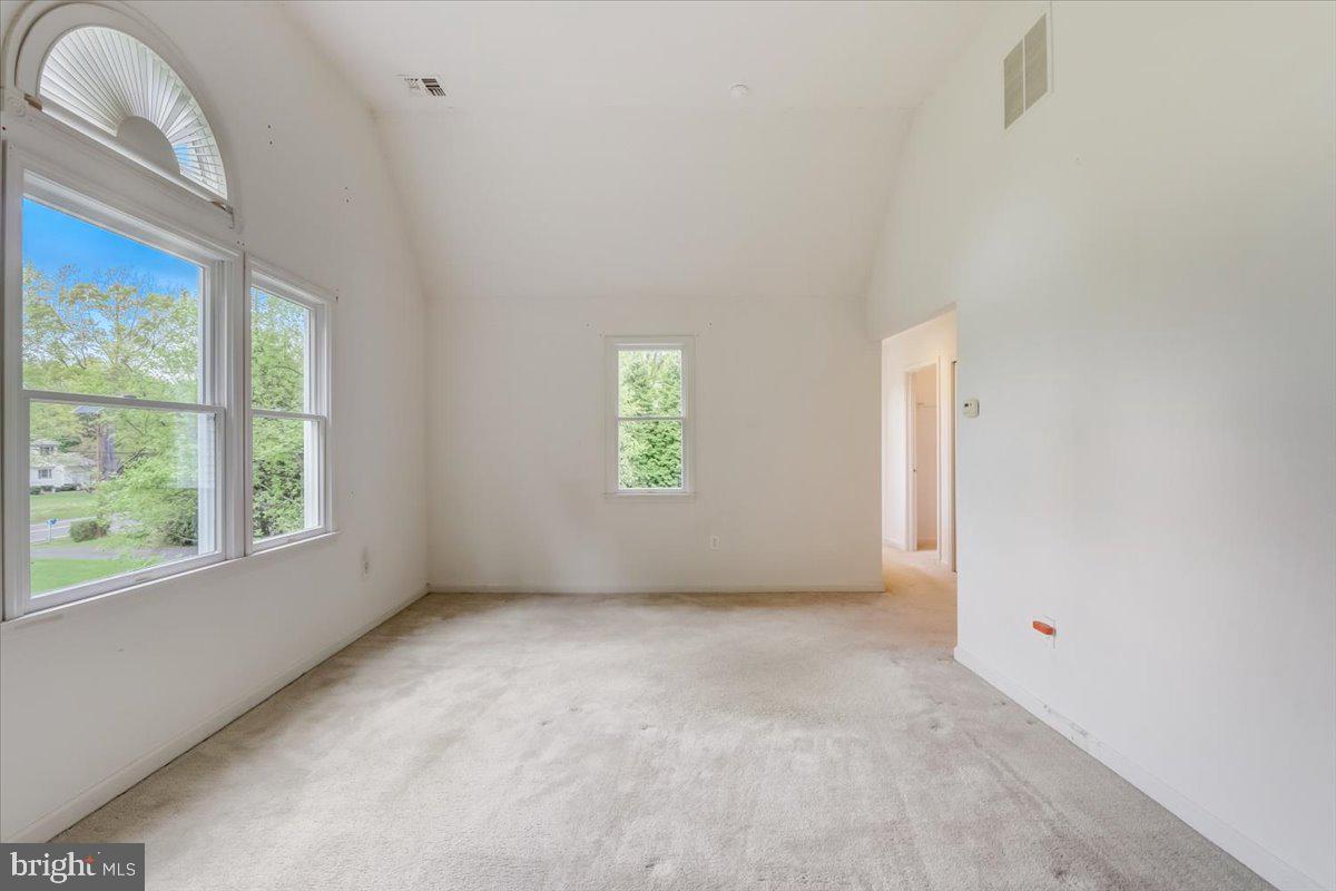 100a S Main St