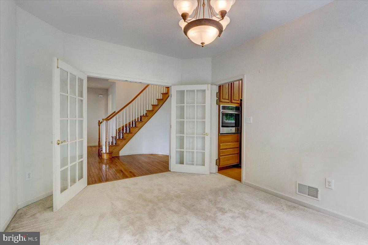 100a S Main St