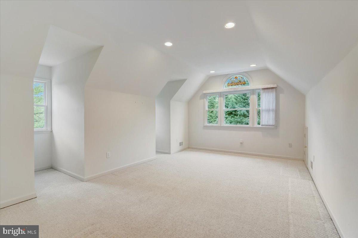 100a S Main St