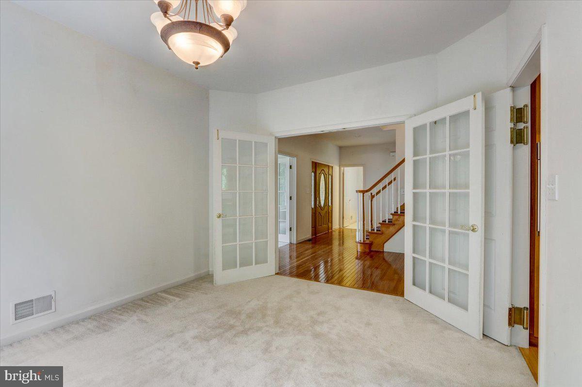 100a S Main St