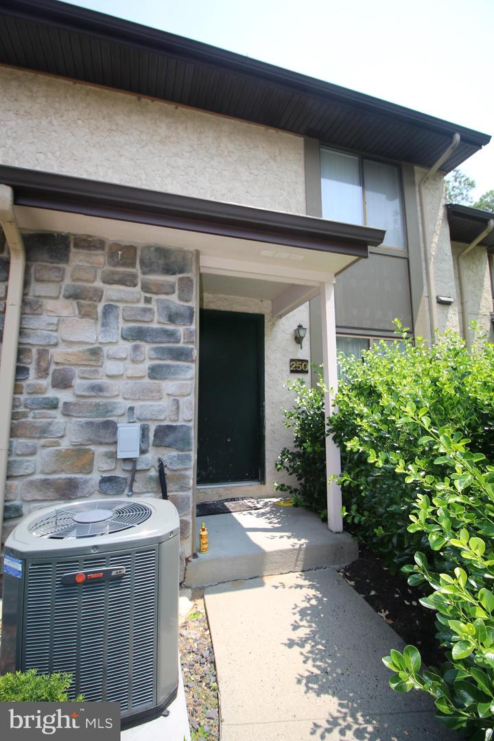 250 Hampshire Dr