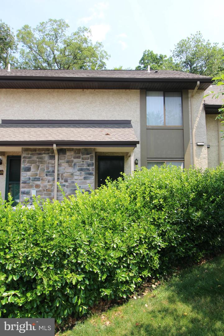250 Hampshire Dr