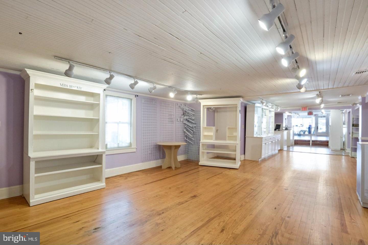 33 N Main St