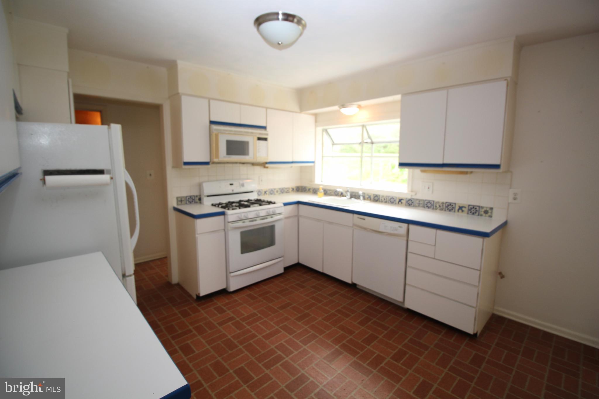 6 Wynnewood Dr