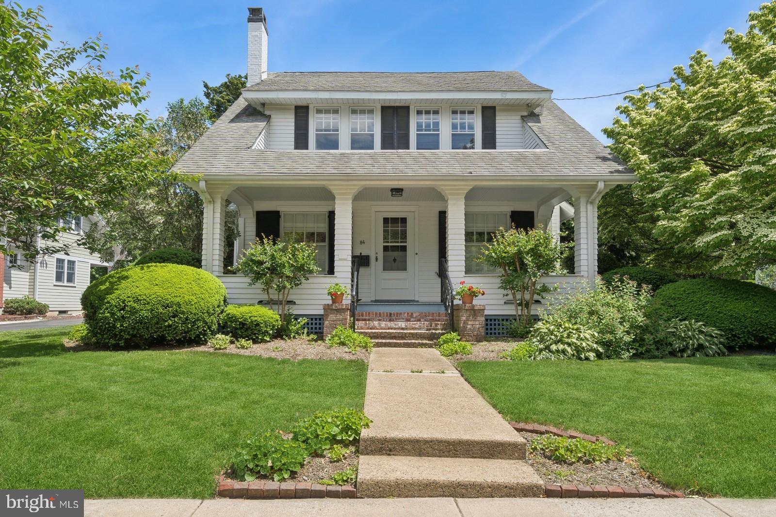 84 N Main St