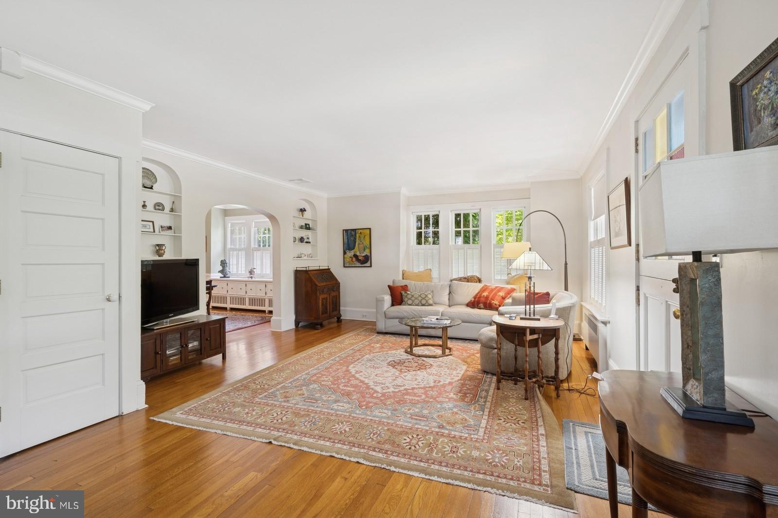 84 N Main St