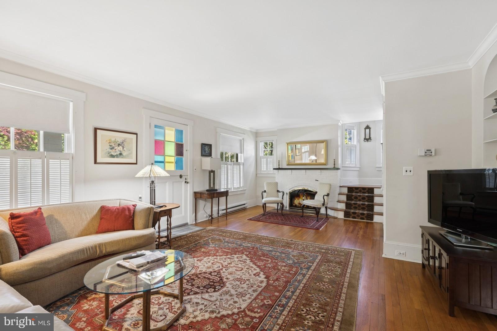 84 N Main St