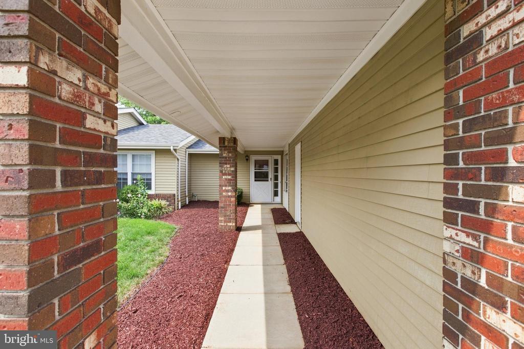 392 HYSTRIX PLAZA