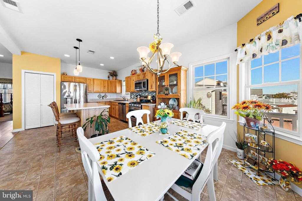 109 E POTOMAC DRIVE