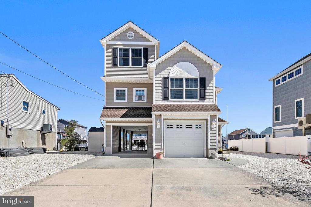 109 E POTOMAC DRIVE