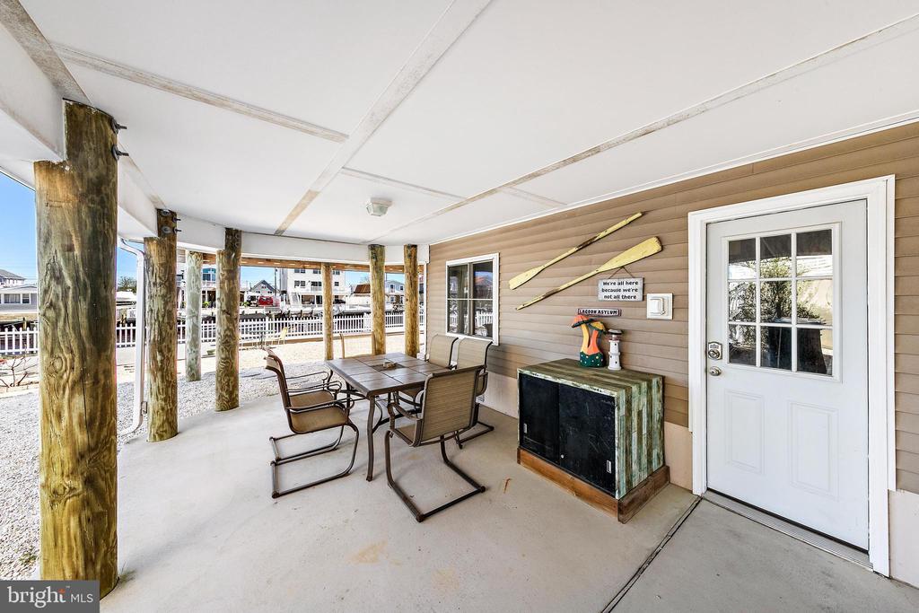 109 E POTOMAC DRIVE
