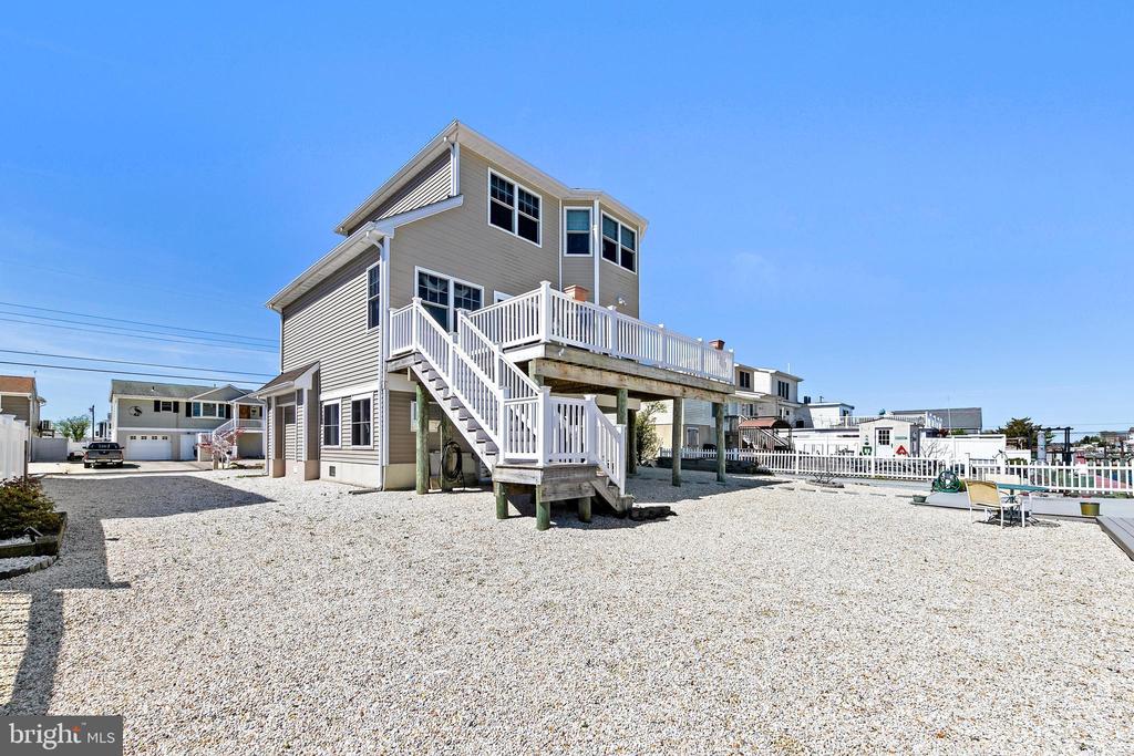 109 E POTOMAC DRIVE