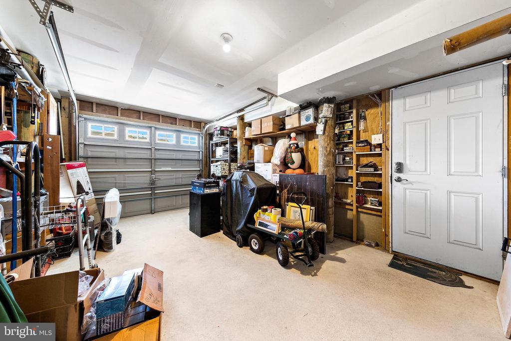 109 E POTOMAC DRIVE