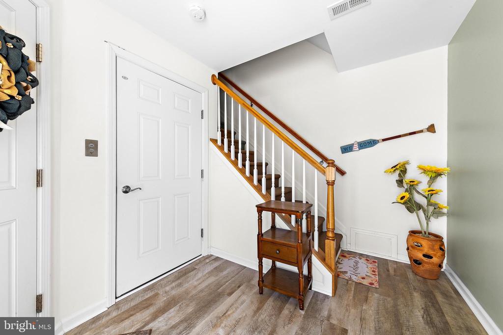109 E POTOMAC DRIVE