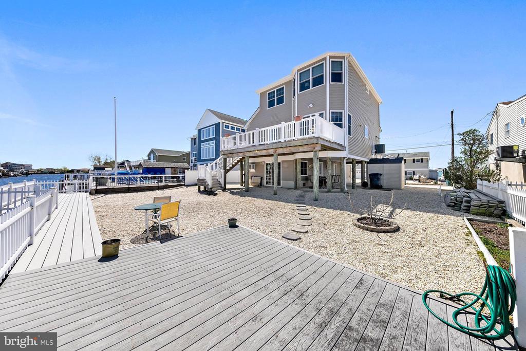 109 E POTOMAC DRIVE
