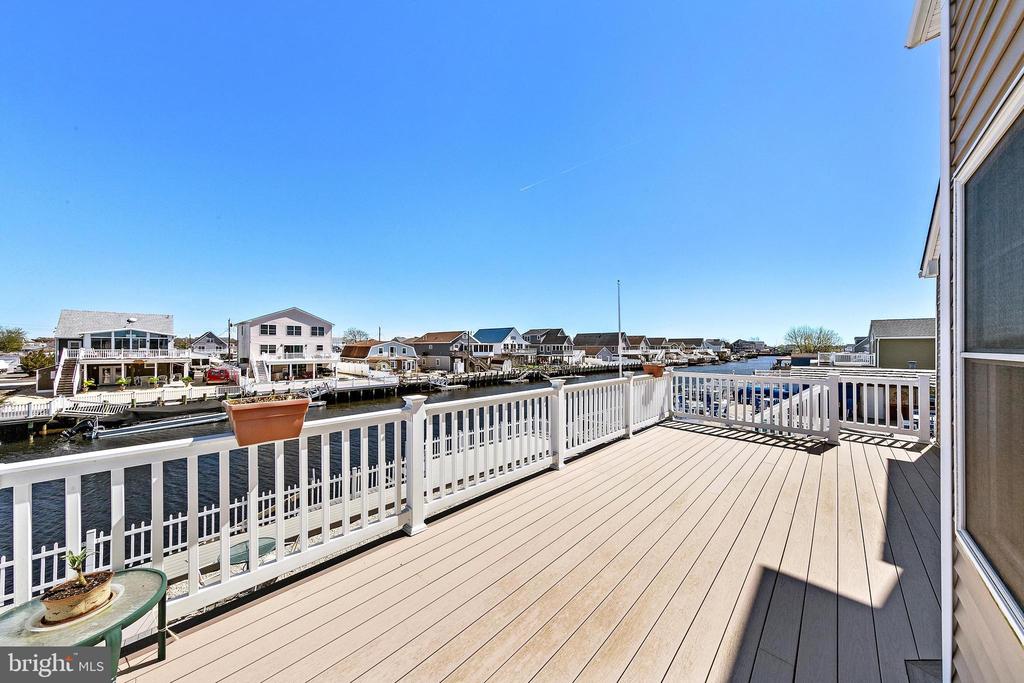109 E POTOMAC DRIVE