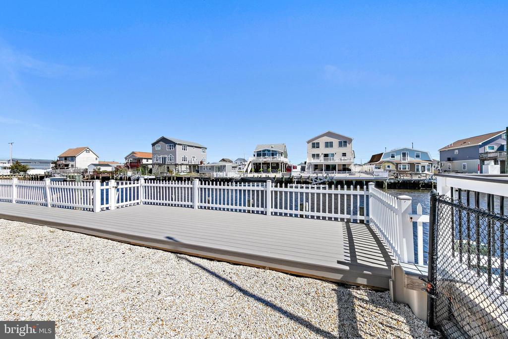 109 E POTOMAC DRIVE