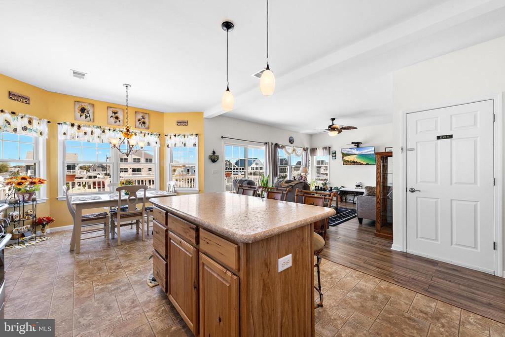 109 E POTOMAC DRIVE
