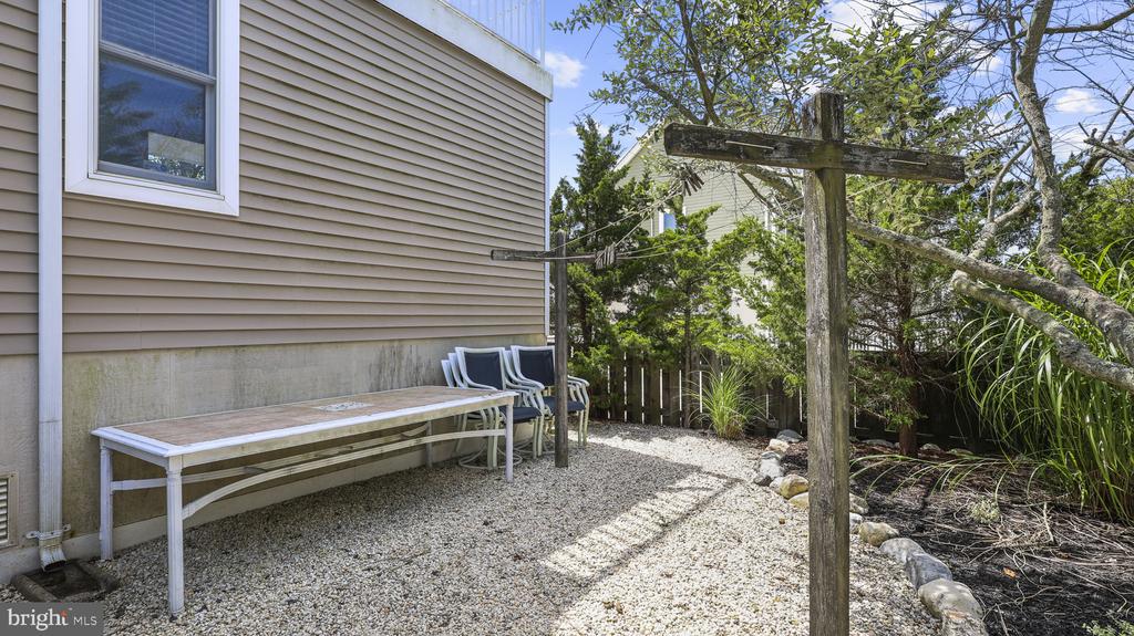 21 W Bayberry Dr