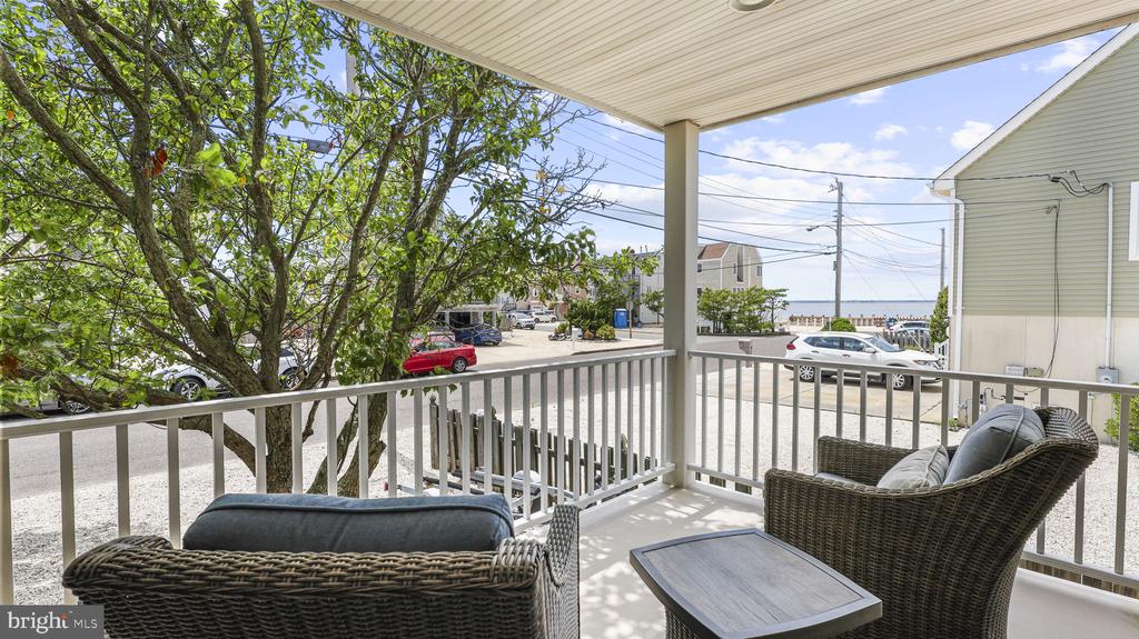 21 W Bayberry Dr