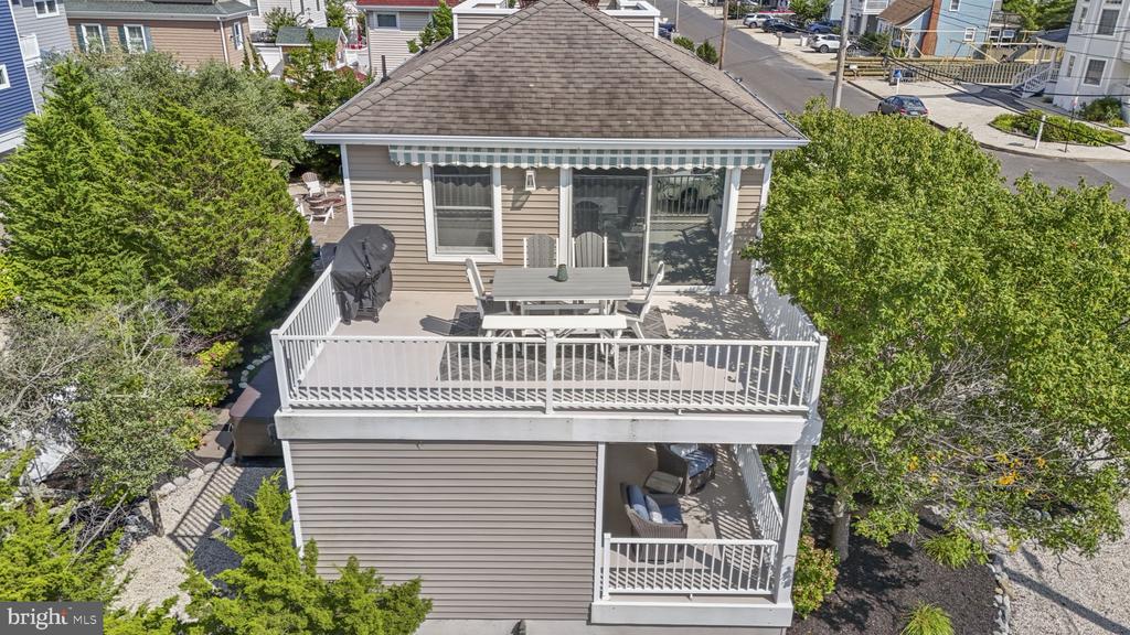 21 W Bayberry Dr