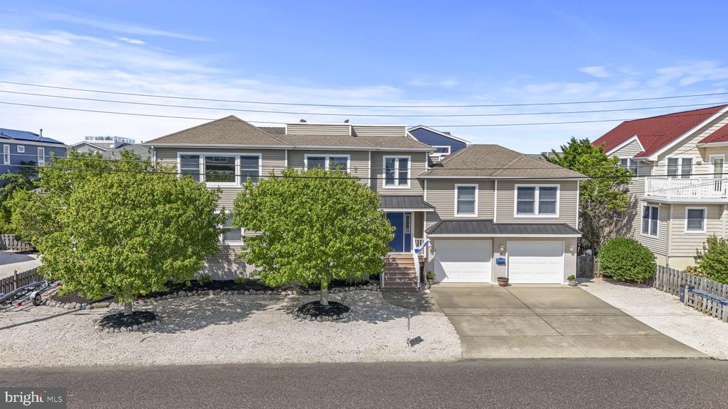 21 W Bayberry Dr